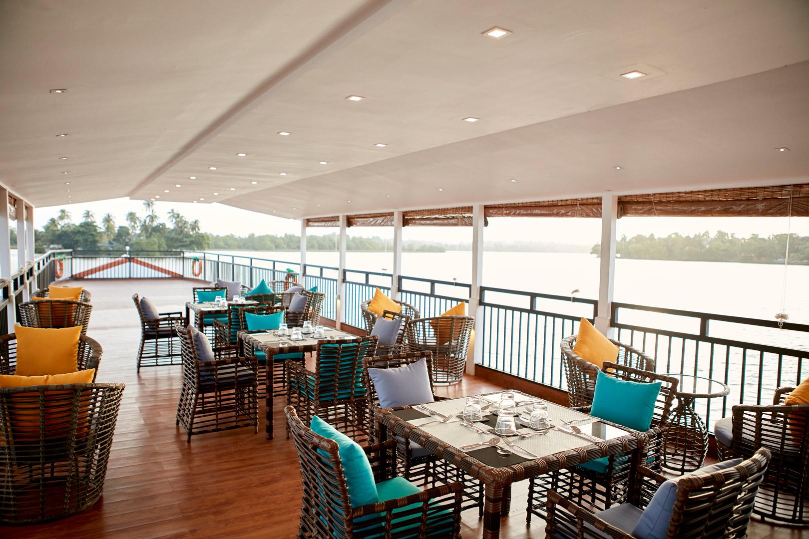 Unique and Memorable Event Spaces on board D.A.E houseboats